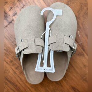 Universal Thread Tan Flats Moccasin-Style Slip-On